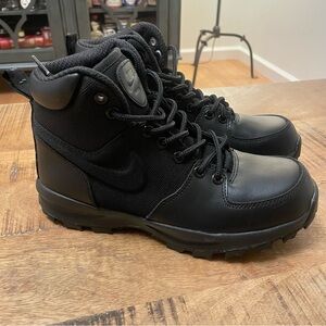 Nike ACG Manoa TXT Black 456975-001, size 5.5, in perfect condition.